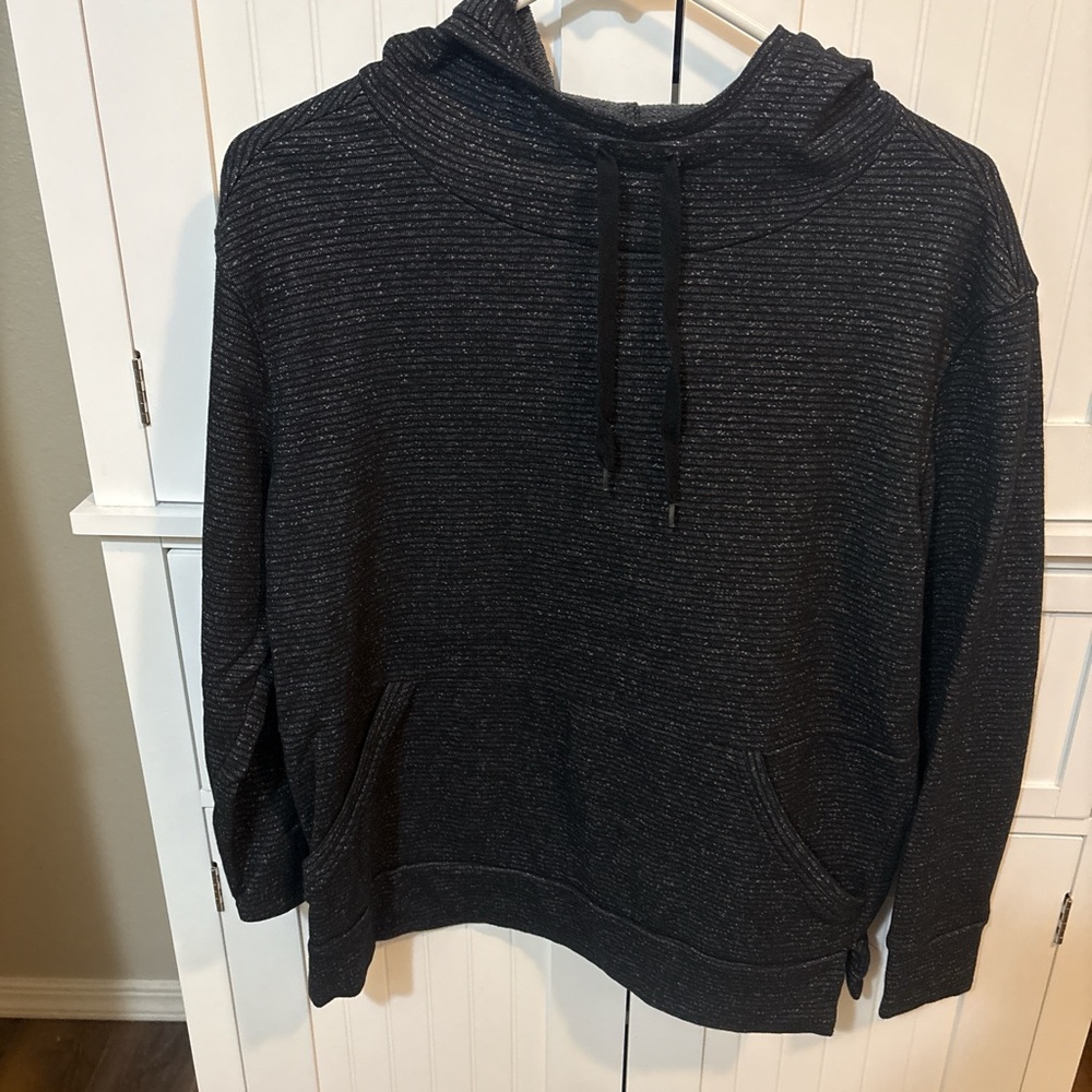 Champion Black Textured Hoodie Pullover Medium Athleisure Cozy Sweatshirt